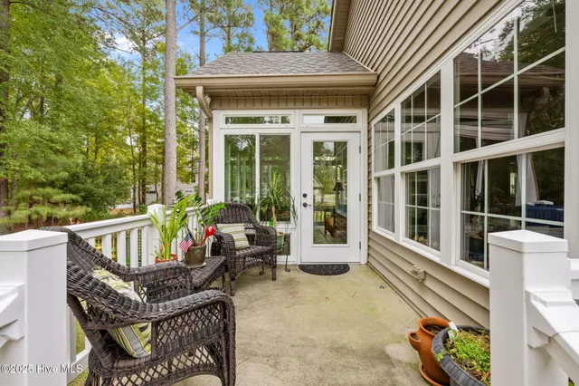 $595,000 | 4805 Delft Drive, New Bern, NC 28562