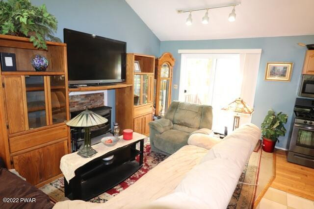 120 Twin Rivers Road Lackawaxen, PA 18435 - Photo 10 of 39