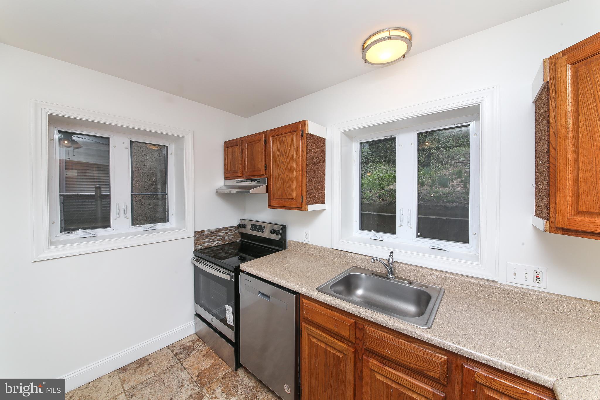 4851 Ridge Avenue Philadelphia, PA 19129 - Photo 10 of 29