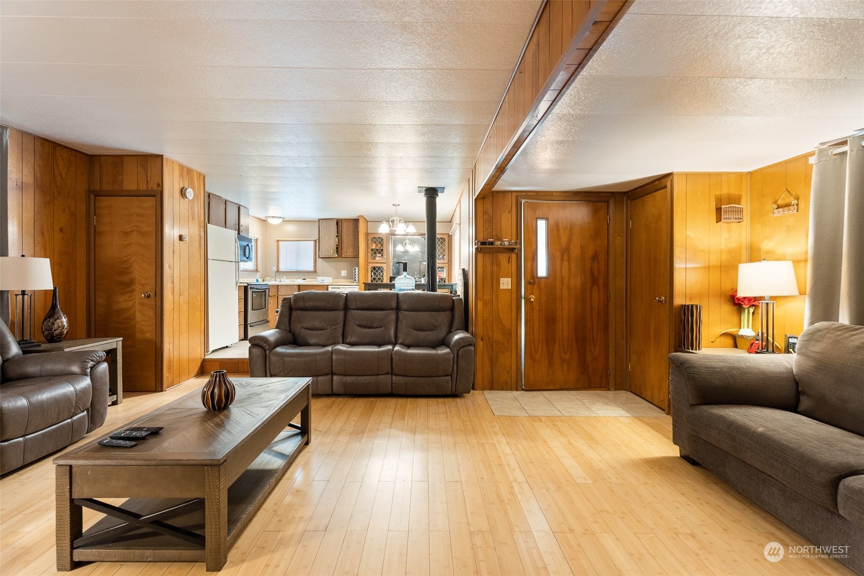 17210 Entiat River Road Entiat, WA 98822 - Photo 31 of 37 a living room with furniture and a couch