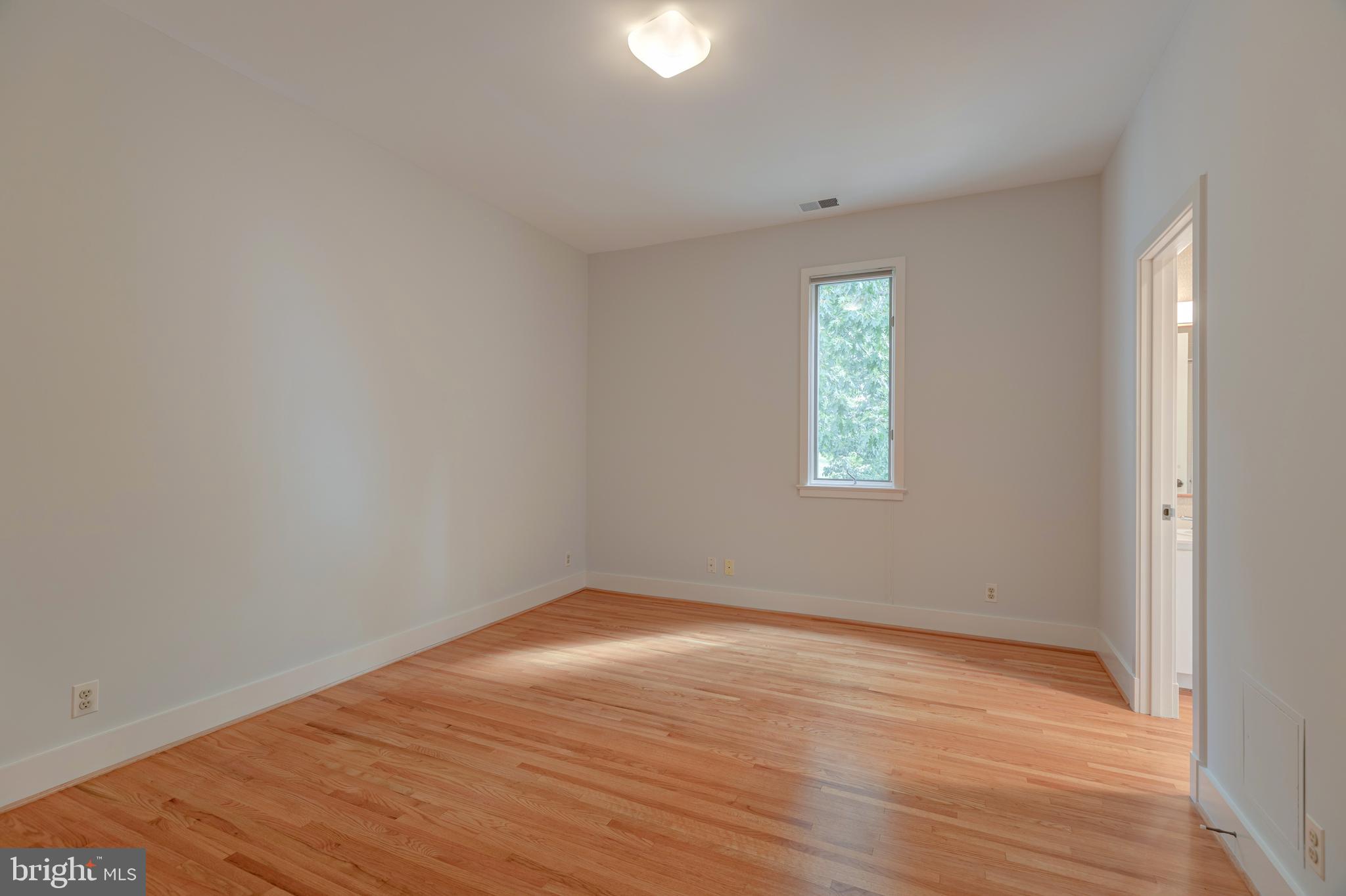3100 33rd Place Northwest Washington, DC 20008 - Photo 22 of 36 Gallery Image 22