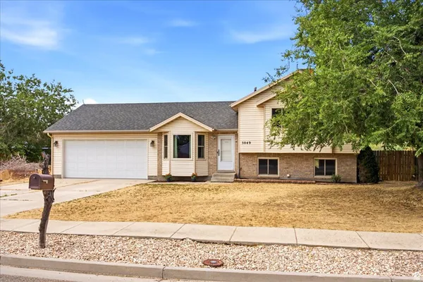 $565,000 | 5049 South 4300th Street West, Hooper, UT 84315