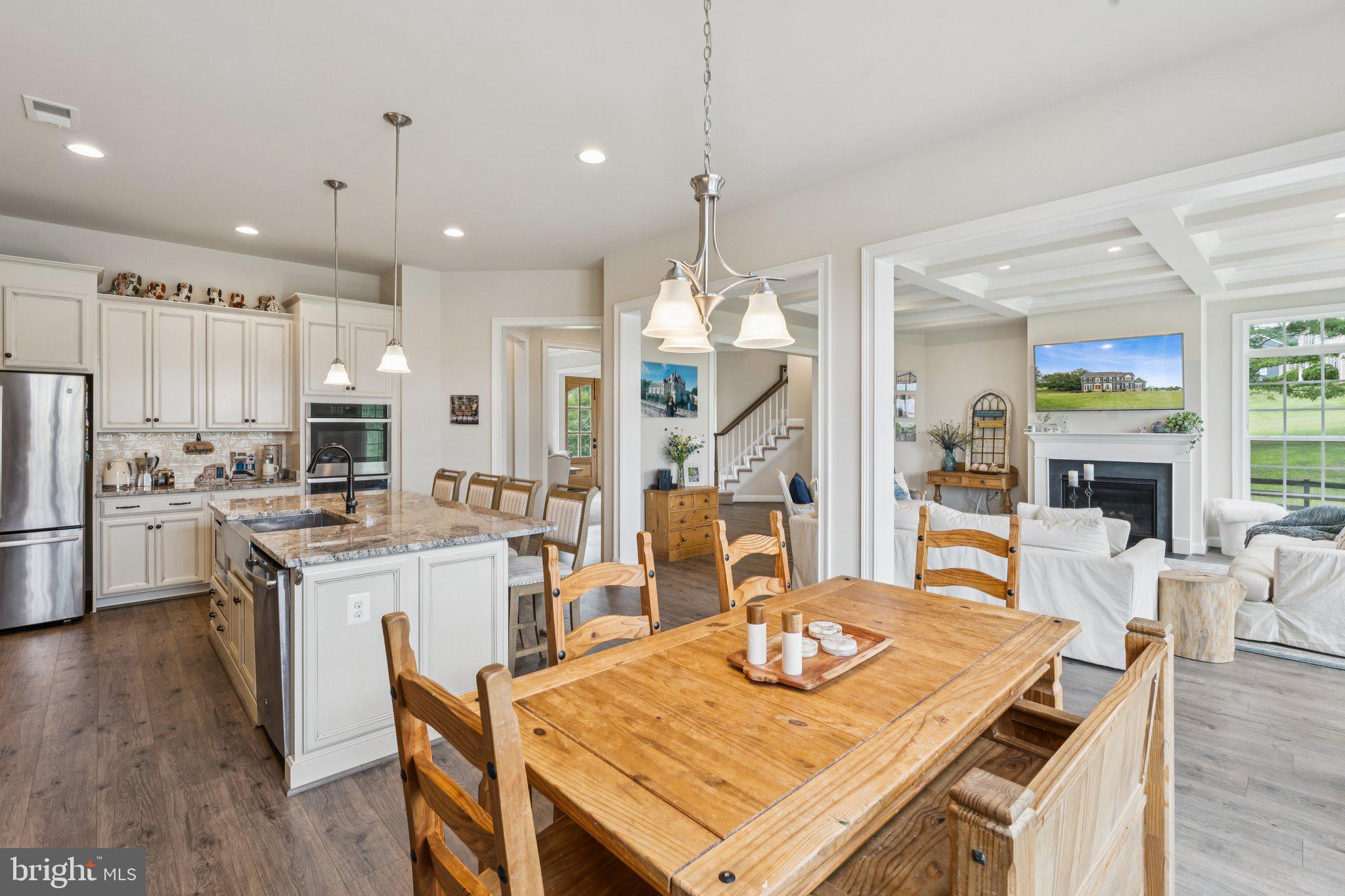 35490 Sunny Ridge Road Round Hill, VA 20141 - Photo 15 of 68 Bright, inviting open-concept kitchen.