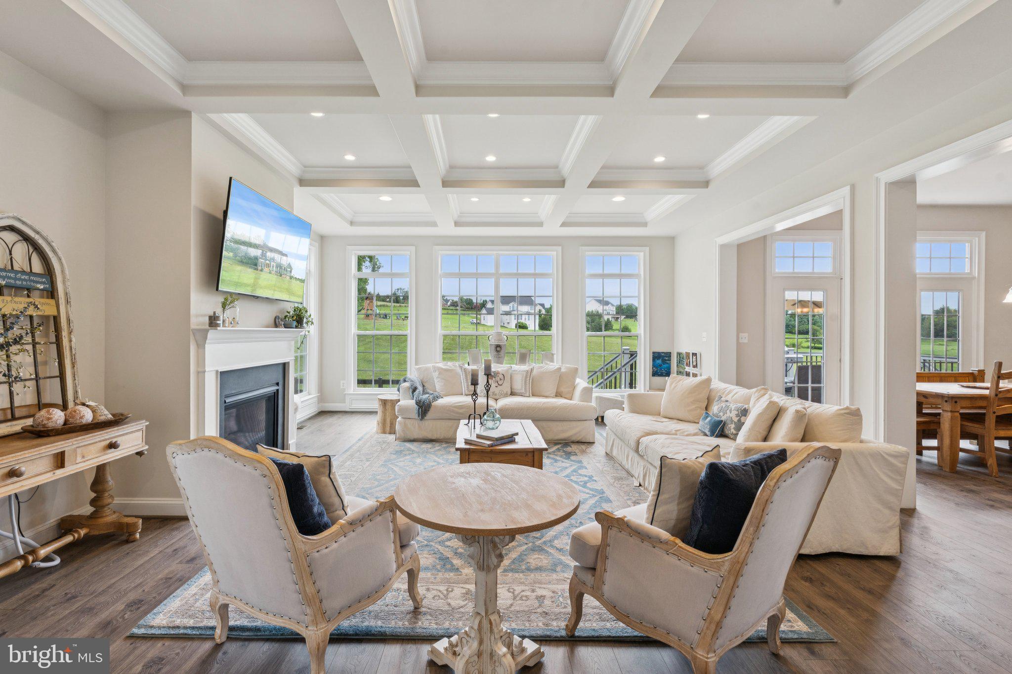 35490 Sunny Ridge Road Round Hill, VA 20141 - Photo 17 of 68 Bright and airy living space awaits.