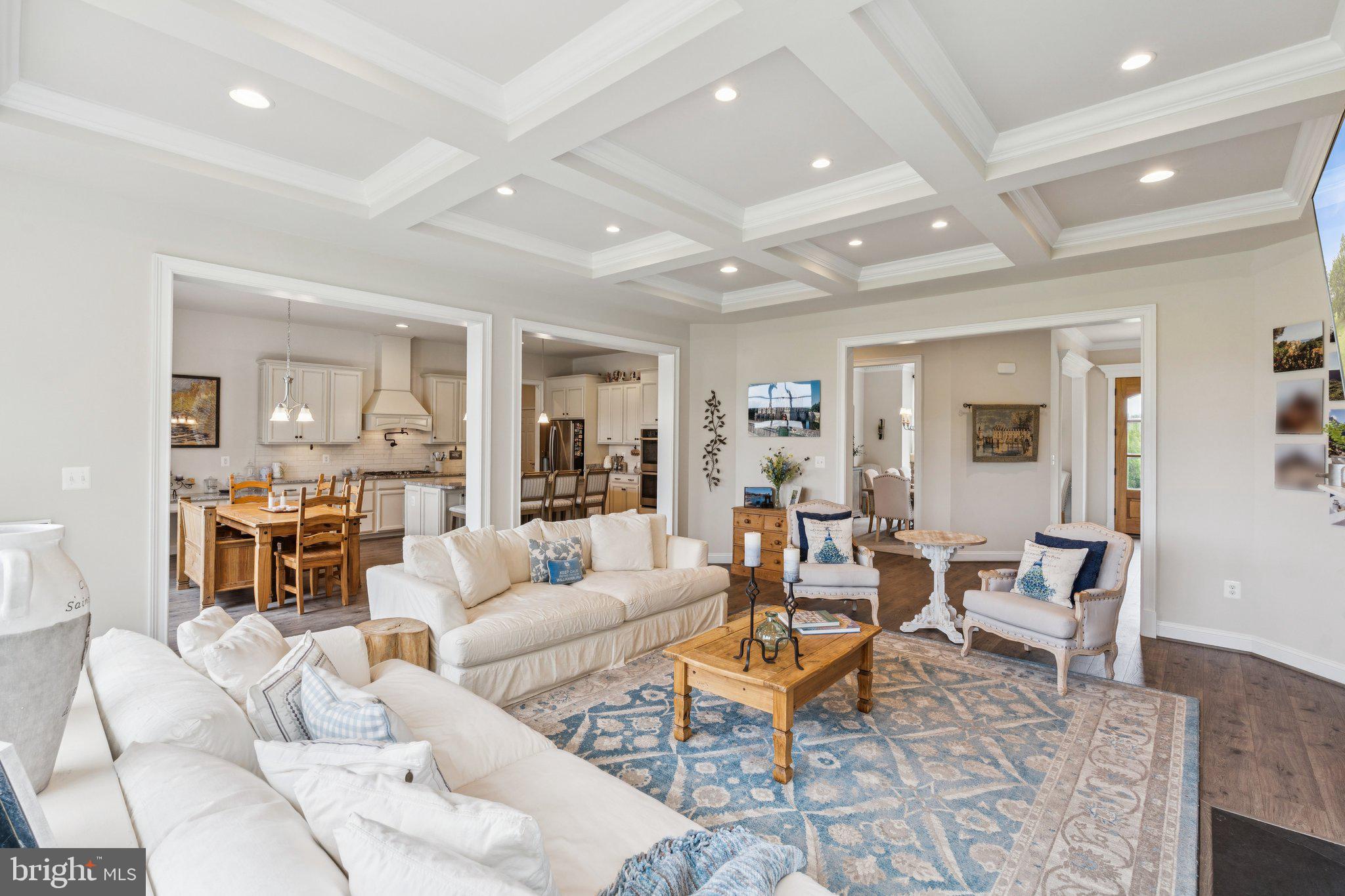 35490 Sunny Ridge Road Round Hill, VA 20141 - Photo 20 of 68 Bright, airy living space with elegance.