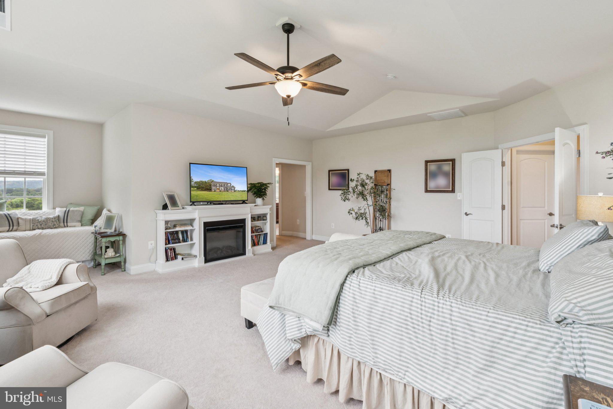 35490 Sunny Ridge Road Round Hill, VA 20141 - Photo 30 of 68 Spacious retreat with serene views.