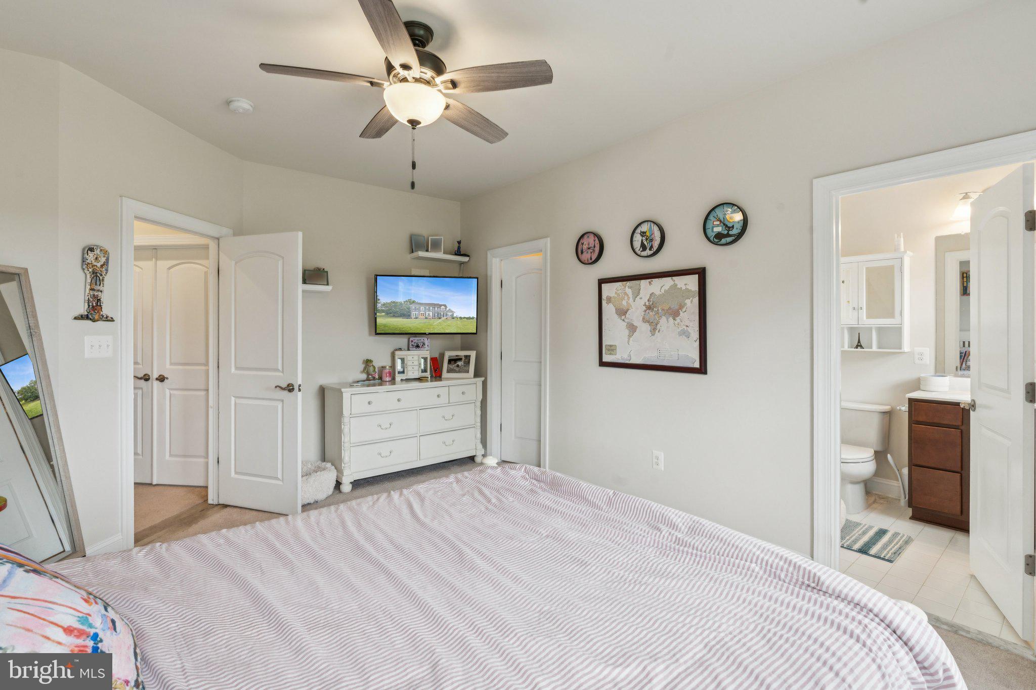 35490 Sunny Ridge Road Round Hill, VA 20141 - Photo 42 of 68 Bright and inviting bedroom retreat.