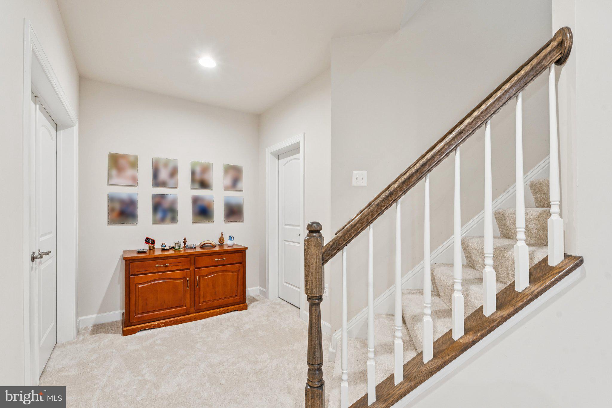 35490 Sunny Ridge Road Round Hill, VA 20141 - Photo 45 of 68 Inviting entryway with elegant staircase.