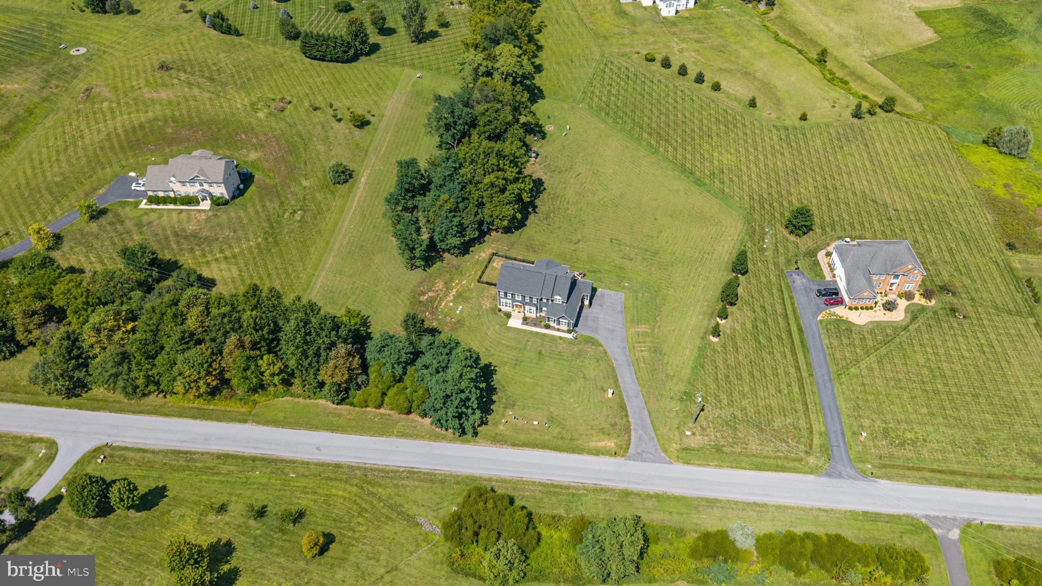 35490 Sunny Ridge Road Round Hill, VA 20141 - Photo 61 of 68 Spacious homes nestled in lush greenery.