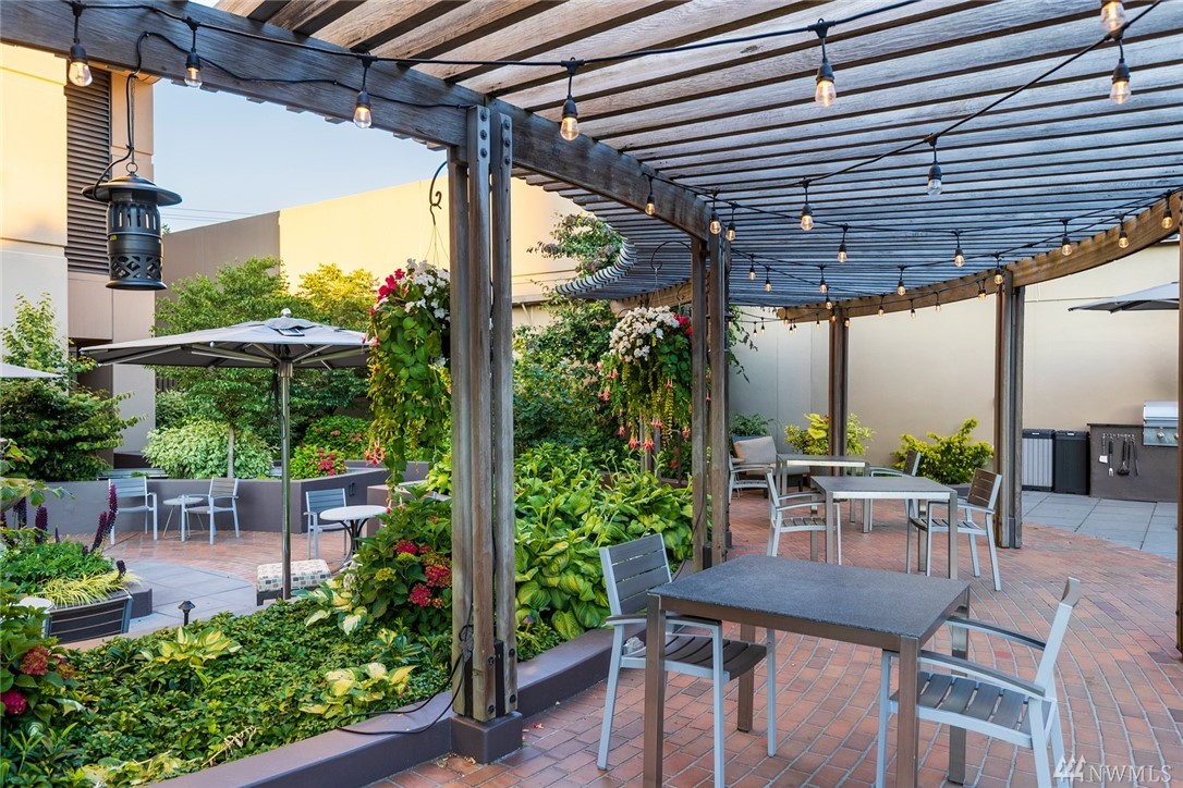 1301 Spring Street, Unit 17F Seattle, WA 98104 - Photo 30 of 39