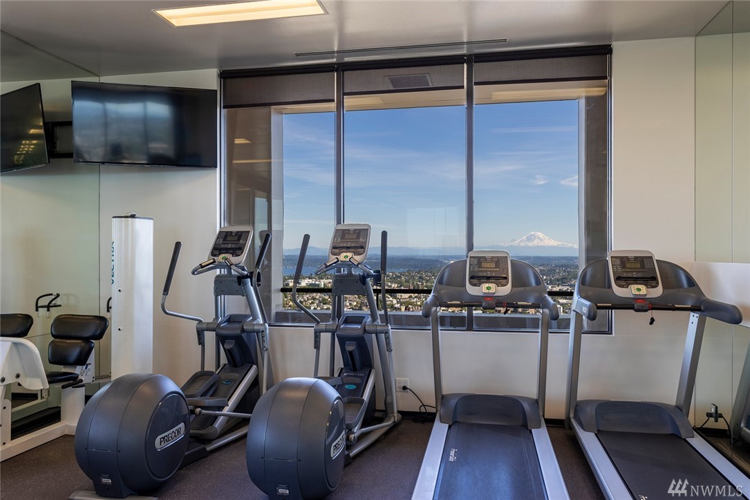 1301 Spring Street, Unit 17F Seattle, WA 98104 - Photo 33 of 39