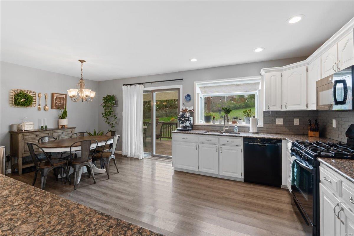 344 Brightfield Drive Ballwin, MO 63021 - Photo 3 of 34