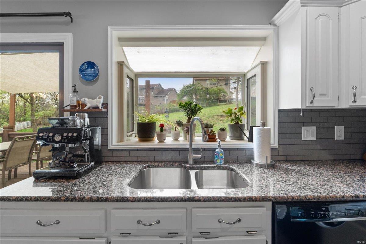 344 Brightfield Drive Ballwin, MO 63021 - Photo 4 of 34