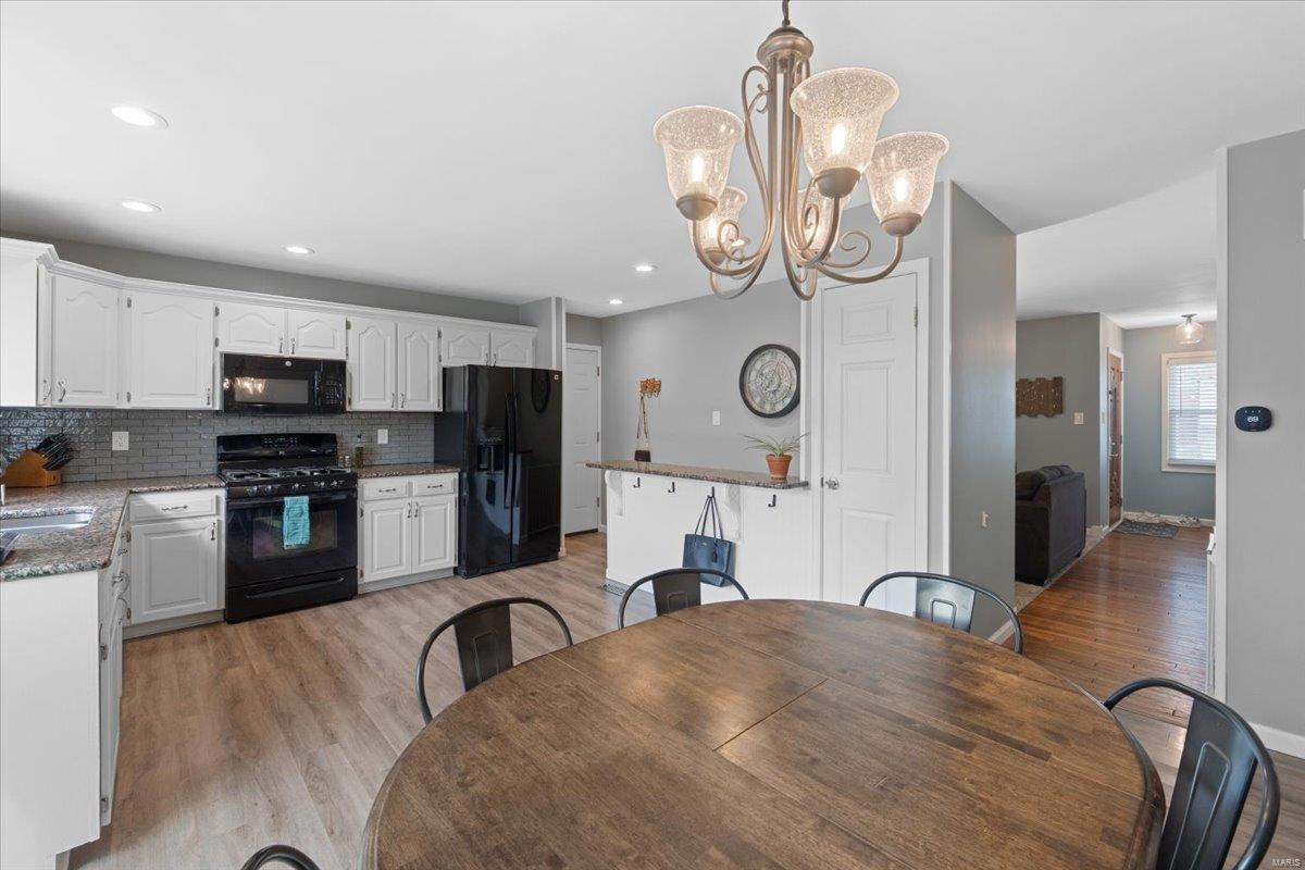 344 Brightfield Drive Ballwin, MO 63021 - Photo 7 of 34