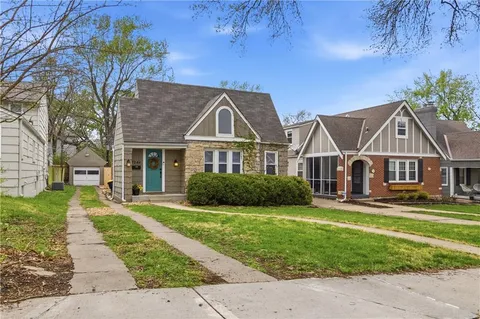 $325,000 | 7244 Baltimore Avenue, Kansas City, MO 64114