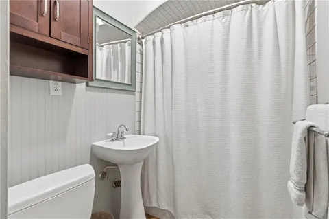 $325,000 | 7244 Baltimore Avenue, Kansas City, MO 64114