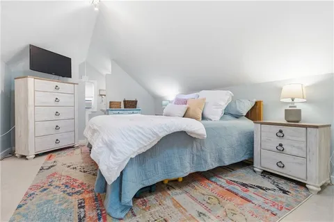 $325,000 | 7244 Baltimore Avenue, Kansas City, MO 64114