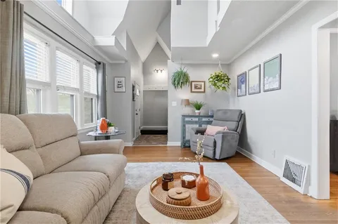 $325,000 | 7244 Baltimore Avenue, Kansas City, MO 64114