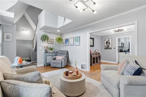 $325,000 | 7244 Baltimore Avenue, Kansas City, MO 64114