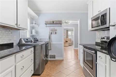 $325,000 | 7244 Baltimore Avenue, Kansas City, MO 64114