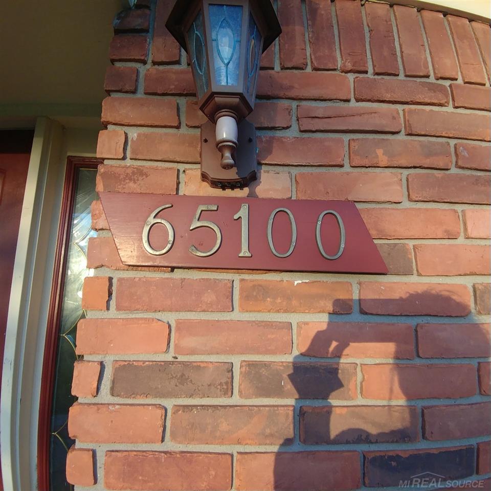 65100 Romeo Plank Road Ray, MI 48096 - Photo 3 of 23 31379567-2.JPG