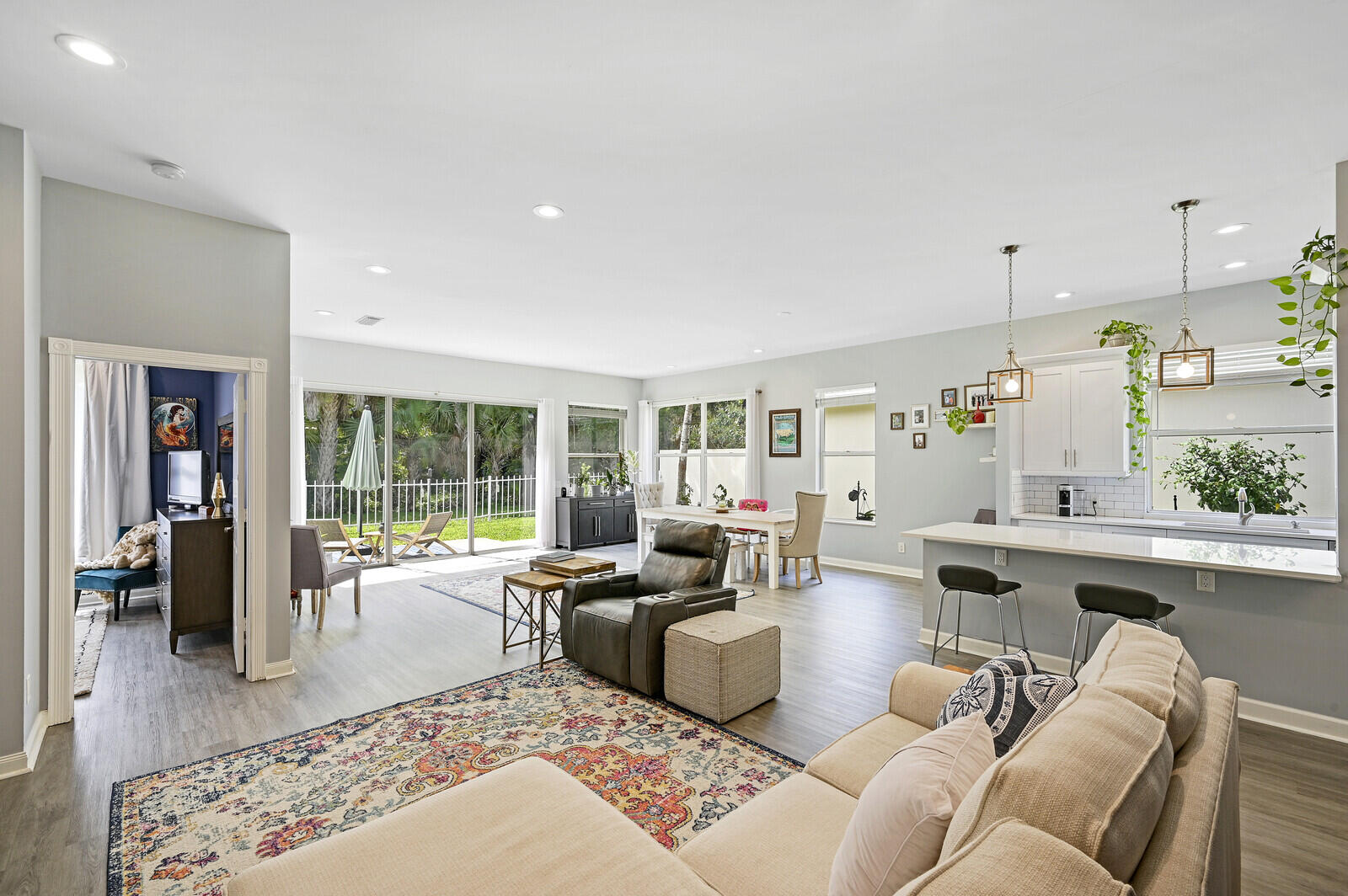 196 Hampton Circle Jupiter, FL 33458 - Photo 18 of 43 Great Room