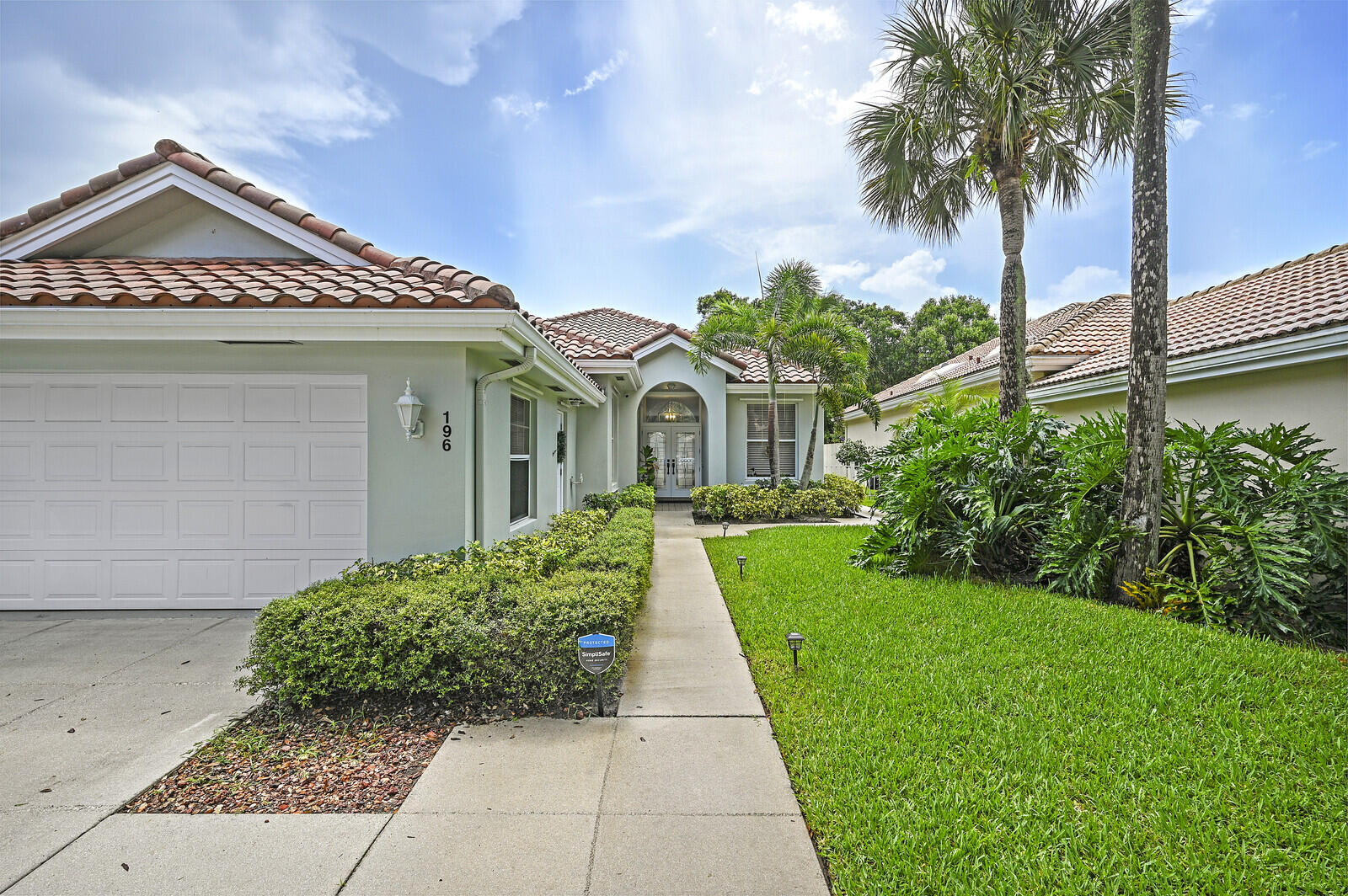 196 Hampton Circle Jupiter, FL 33458 - Photo 2 of 43 196 Hampton Circle