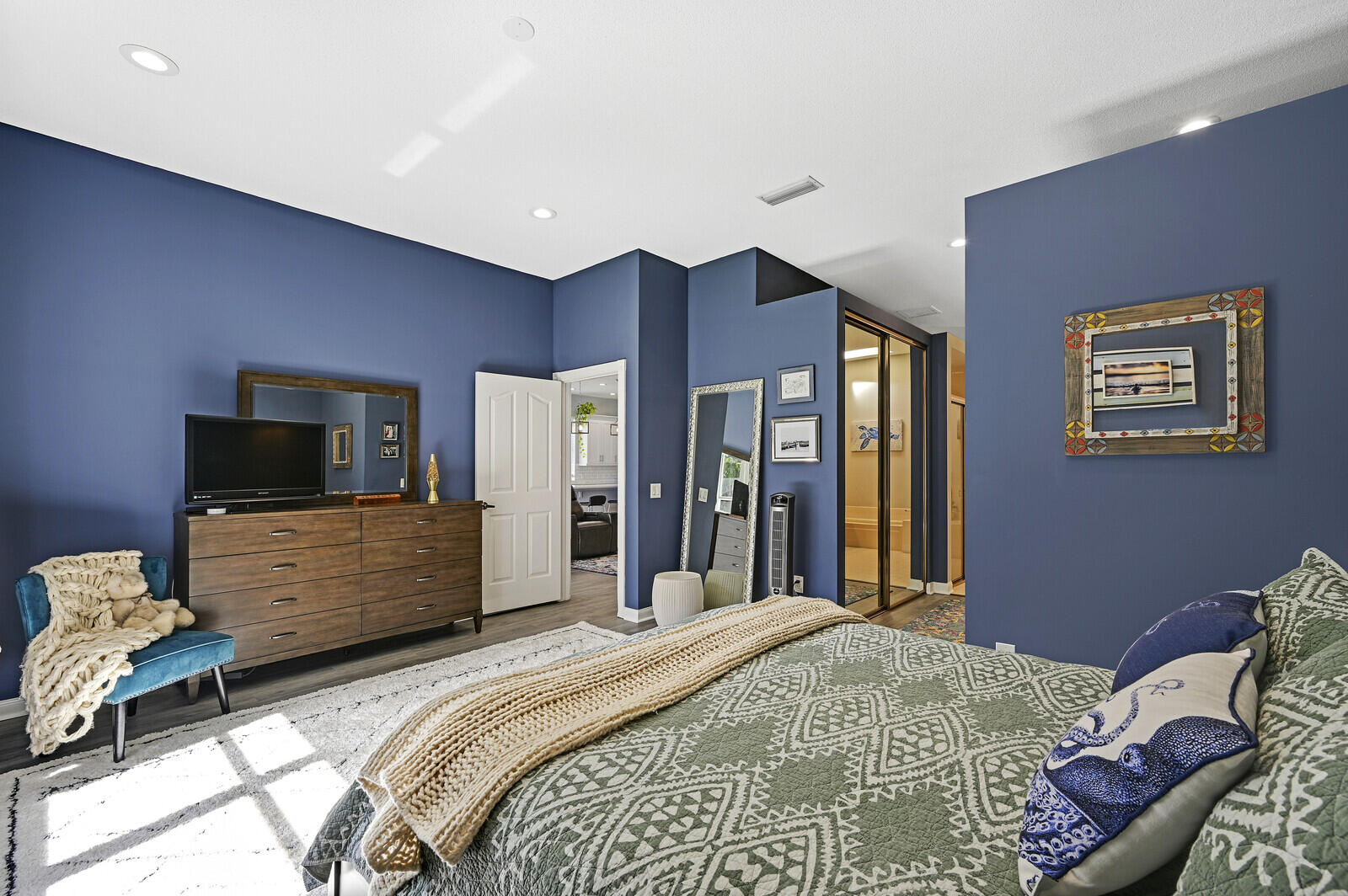 196 Hampton Circle Jupiter, FL 33458 - Photo 23 of 43 Master Bedroom