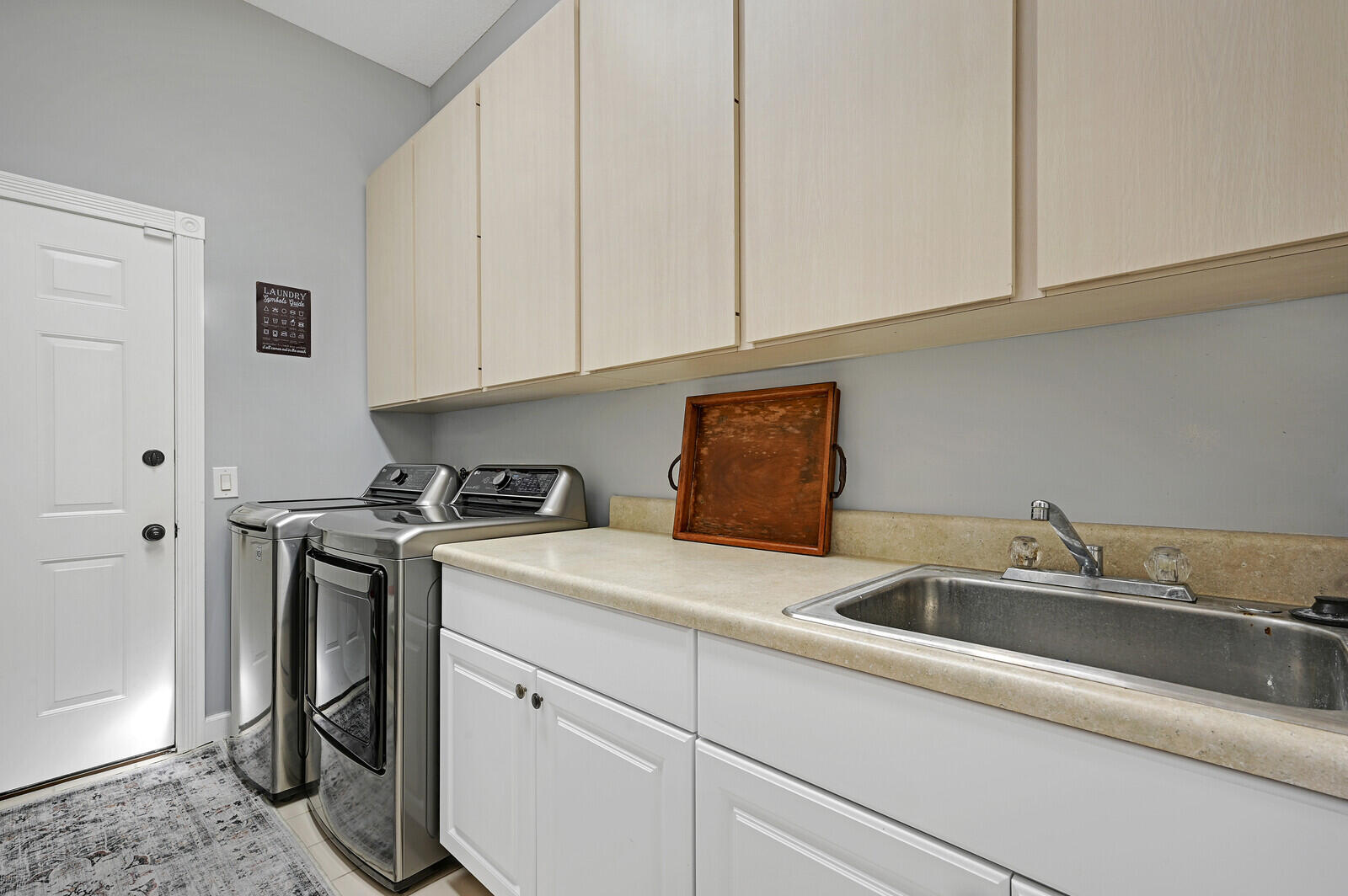 196 Hampton Circle Jupiter, FL 33458 - Photo 29 of 43 Laundry