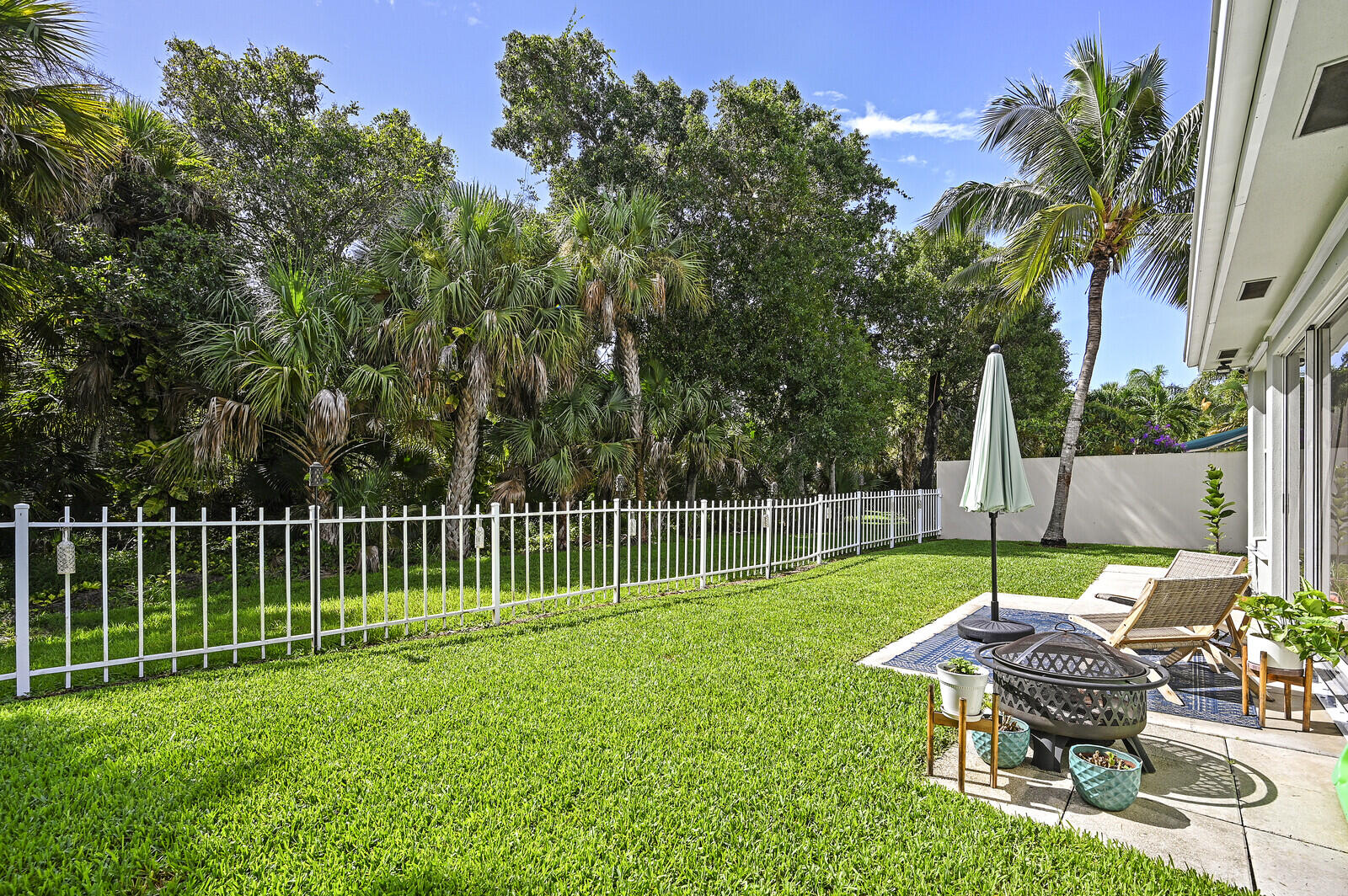 196 Hampton Circle Jupiter, FL 33458 - Photo 32 of 43 Preserve View
