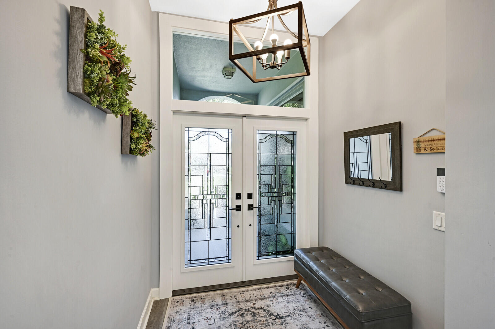196 Hampton Circle Jupiter, FL 33458 - Photo 6 of 43 Foyer