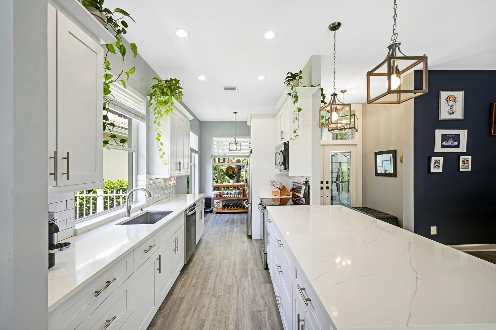 196 Hampton Circle Jupiter, FL 33458 - Photo 10 of 43 Kitchen