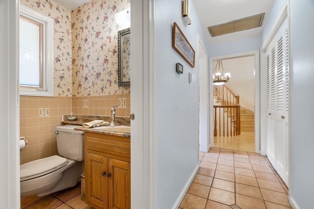 27 Rutgers Road Andover, MA 01810 - Photo 28 of 42 a bathroom with a toilet