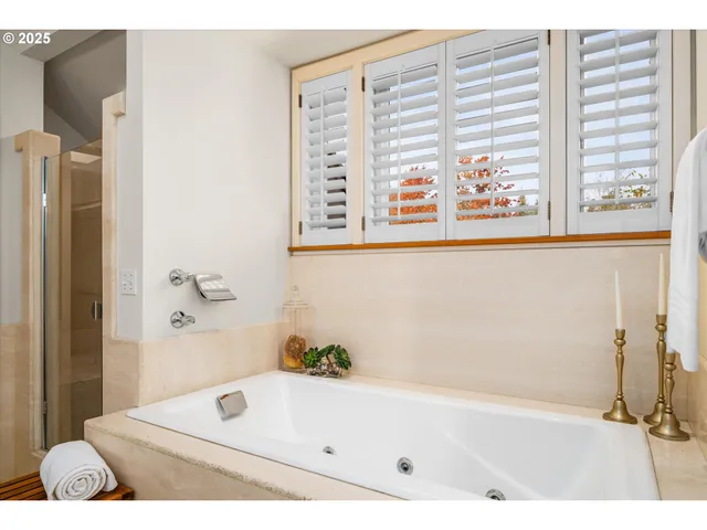 $3,400,000 | 4080 Spring Boulevard, Eugene, OR 97405