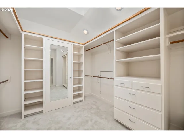 $3,400,000 | 4080 Spring Boulevard, Eugene, OR 97405