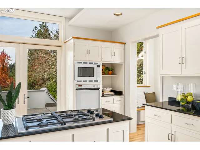 $3,400,000 | 4080 Spring Boulevard, Eugene, OR 97405