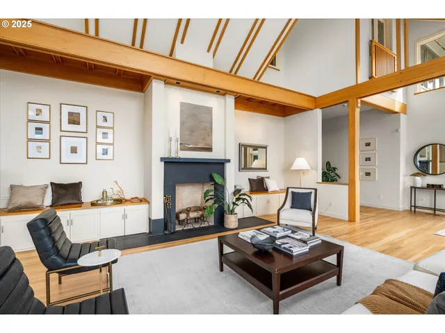 $3,400,000 | 4080 Spring Boulevard, Eugene, OR 97405