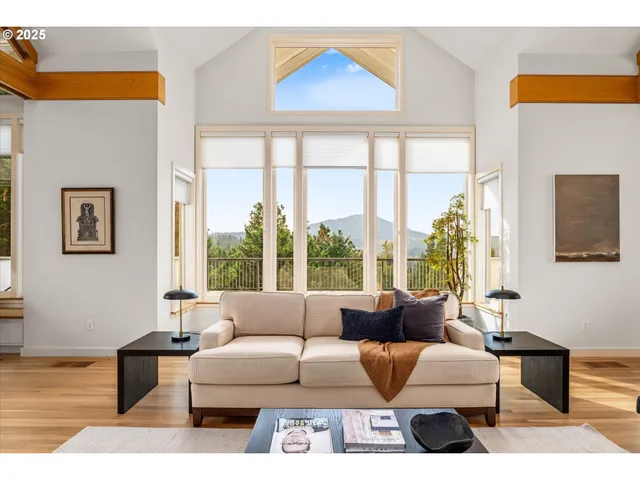 $3,400,000 | 4080 Spring Boulevard, Eugene, OR 97405