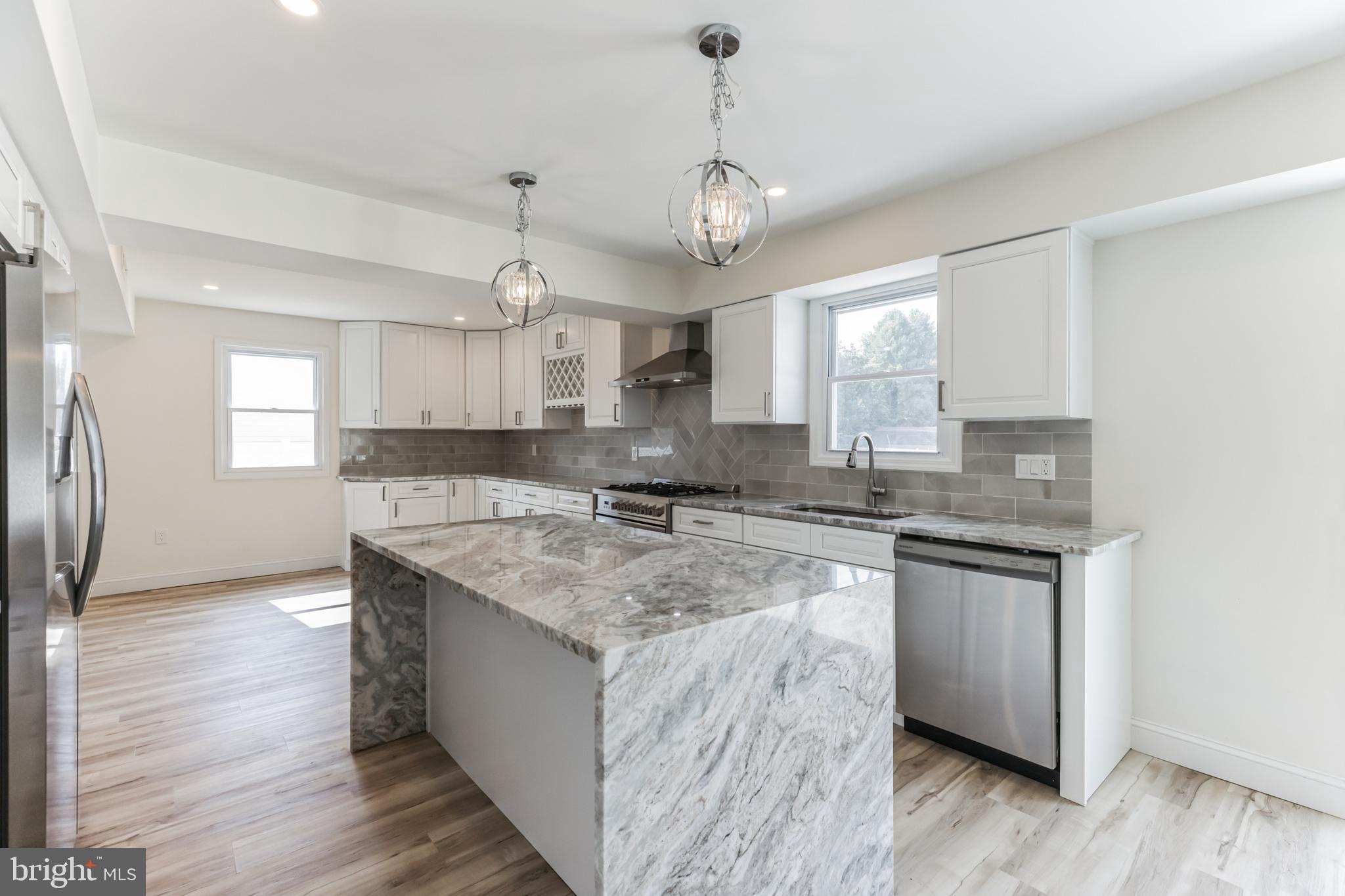 65 Manchester Road Sewell, NJ 08080 - Photo 5 of 34