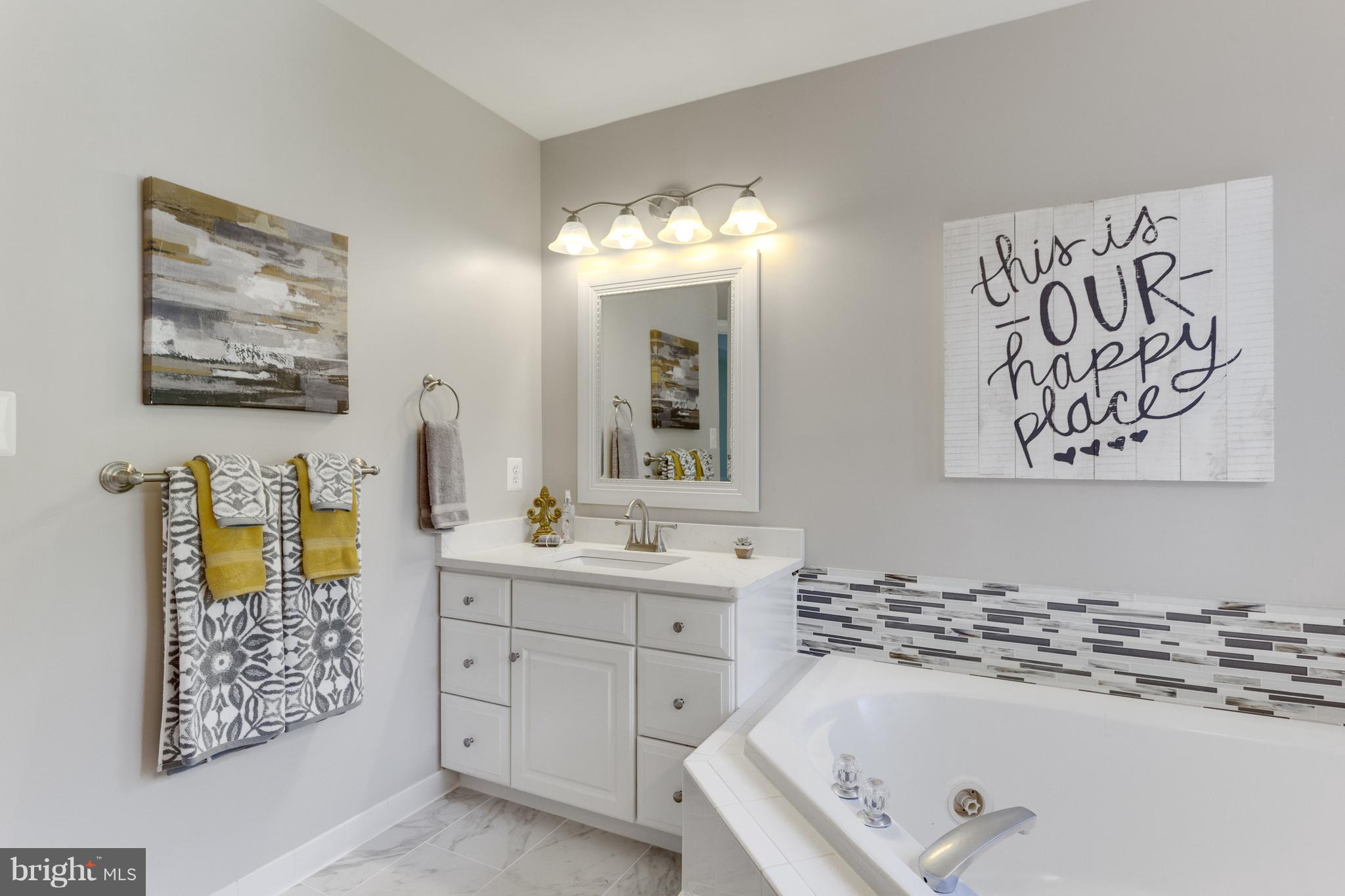 6322 Old Chesterbrook Road McLean, VA 22101 - Photo 18 of 30 Bath (Master)