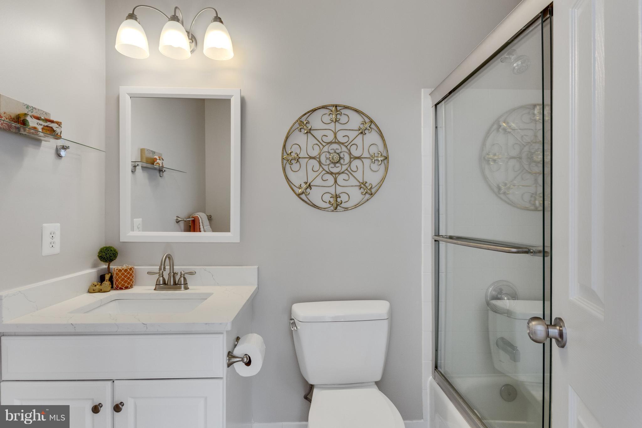 6322 Old Chesterbrook Road McLean, VA 22101 - Photo 23 of 30 Ensuite Bath