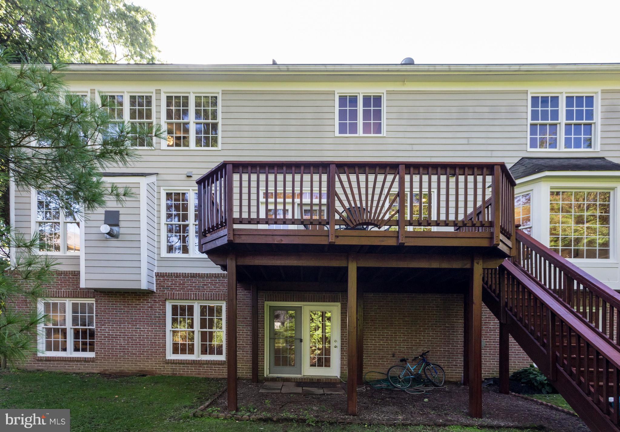 6322 Old Chesterbrook Road McLean, VA 22101 - Photo 28 of 30 Exterior (Rear)