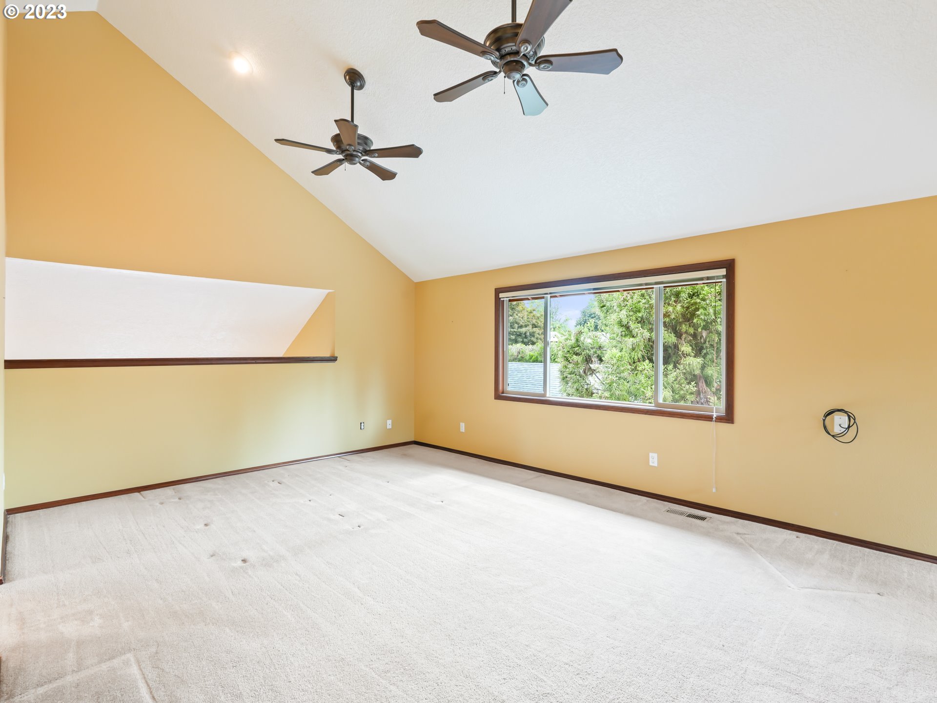 18320 Ross Avenue Sandy, OR 97055 - Photo 24 of 48 an empty room with windows