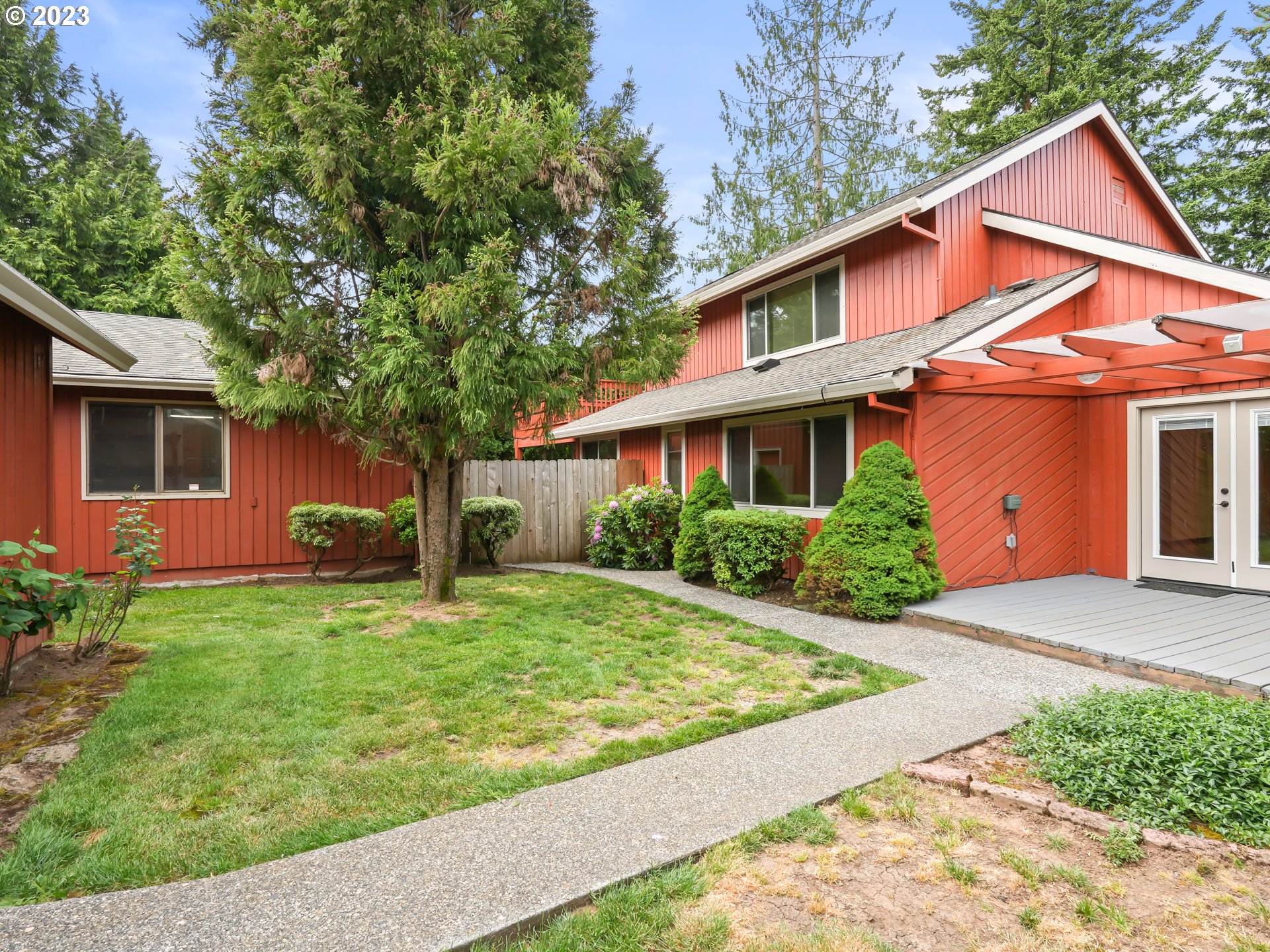 18320 Ross Avenue Sandy, OR 97055 - Photo 46 of 48 a front view of a house with garden