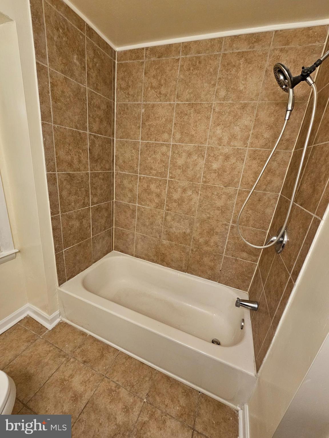 5626 Arnhem Road Baltimore, MD 21206 - Photo 13 of 38 Gallery Image 13