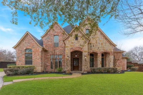 $960,000 | 109 Meadowlands Drive, Denton, TX 76210