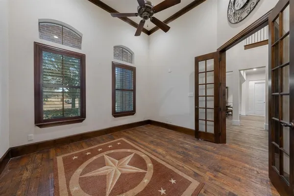 $960,000 | 109 Meadowlands Drive, Denton, TX 76210