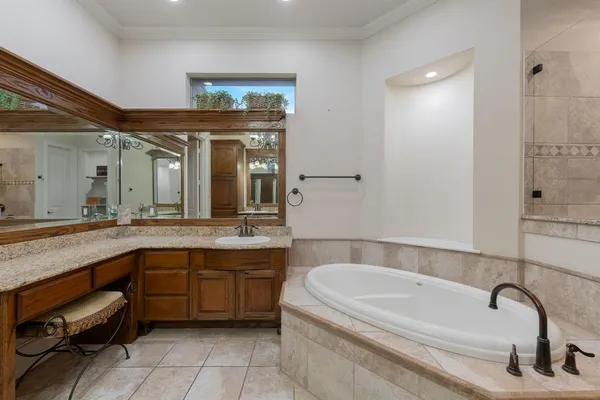 $960,000 | 109 Meadowlands Drive, Denton, TX 76210