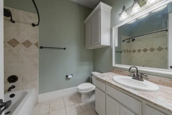 $960,000 | 109 Meadowlands Drive, Denton, TX 76210