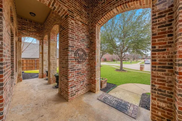 $960,000 | 109 Meadowlands Drive, Denton, TX 76210
